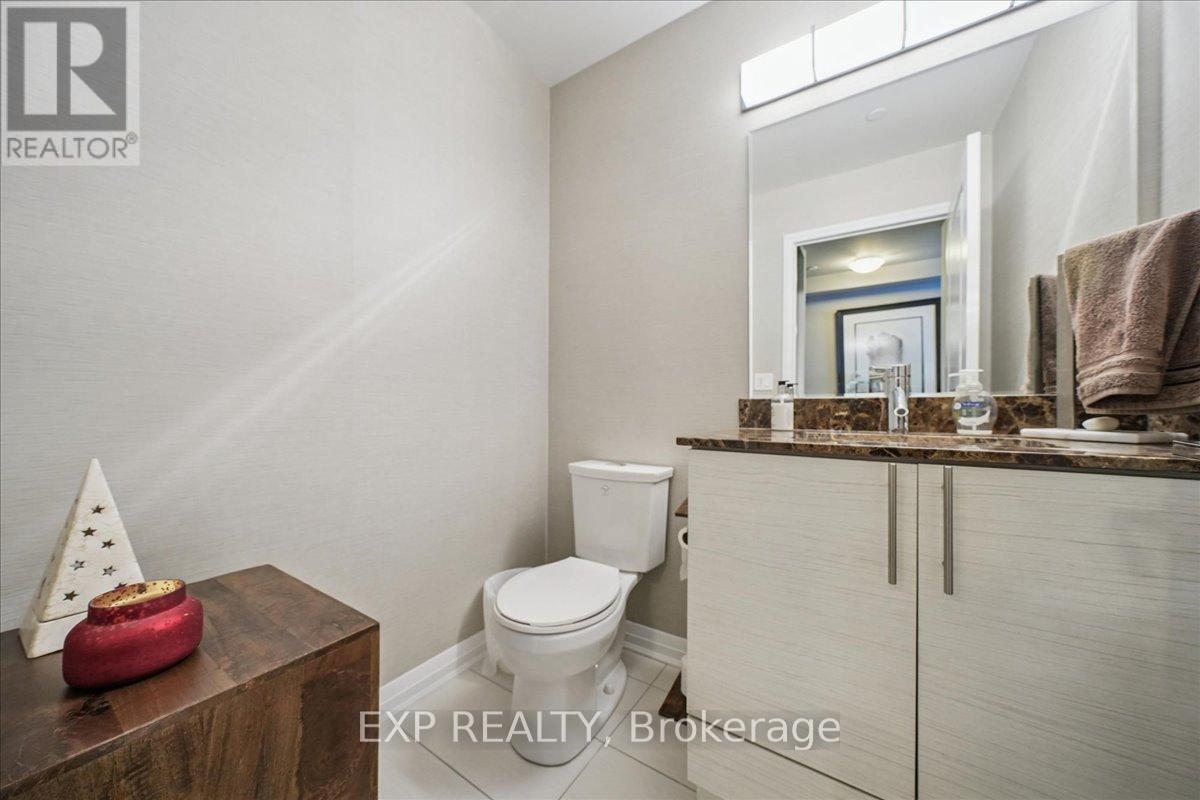 #3404 59 ANNIE CRAIG DRIVE - 31
