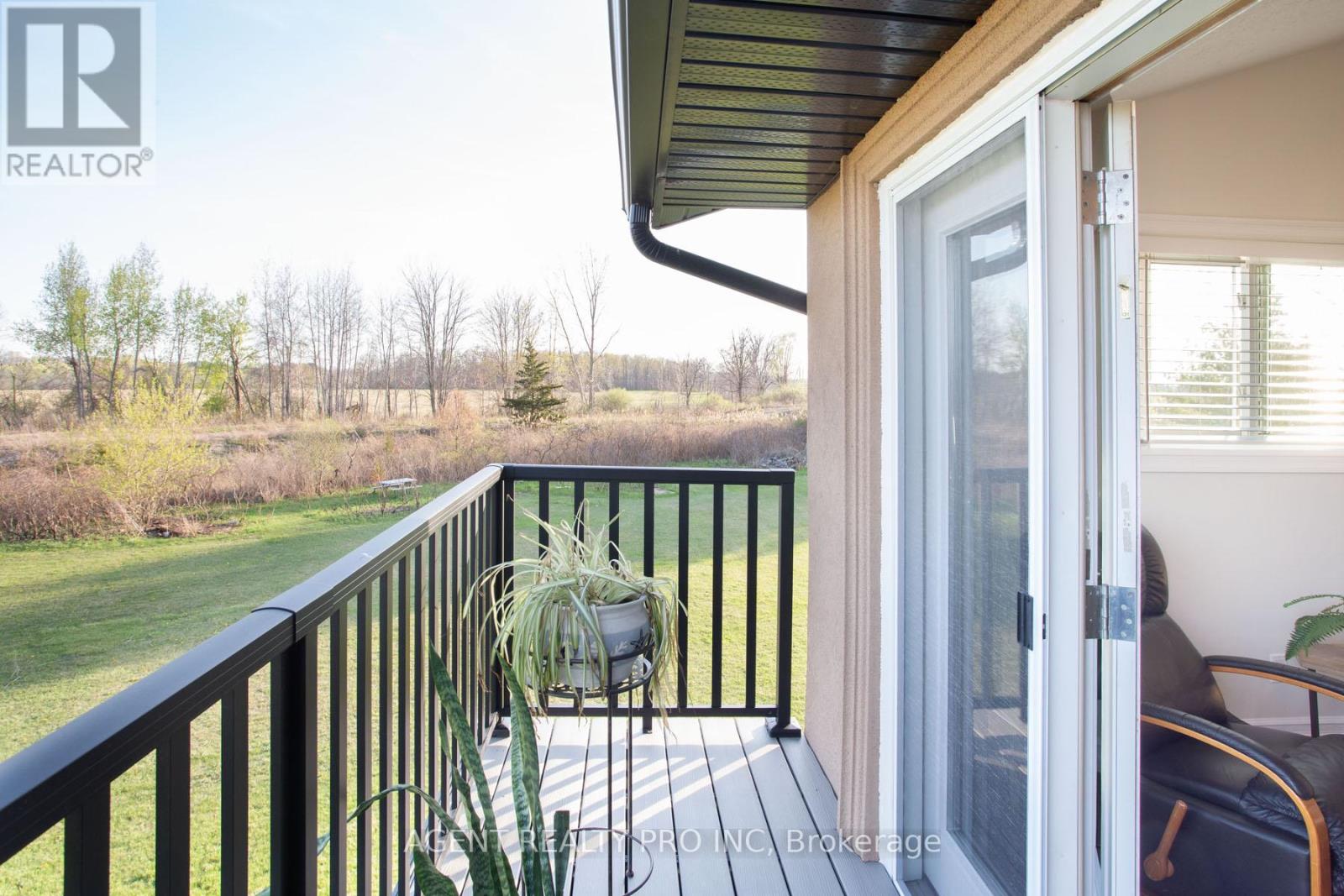 BALCONY OFF OF FAMILY ROOM