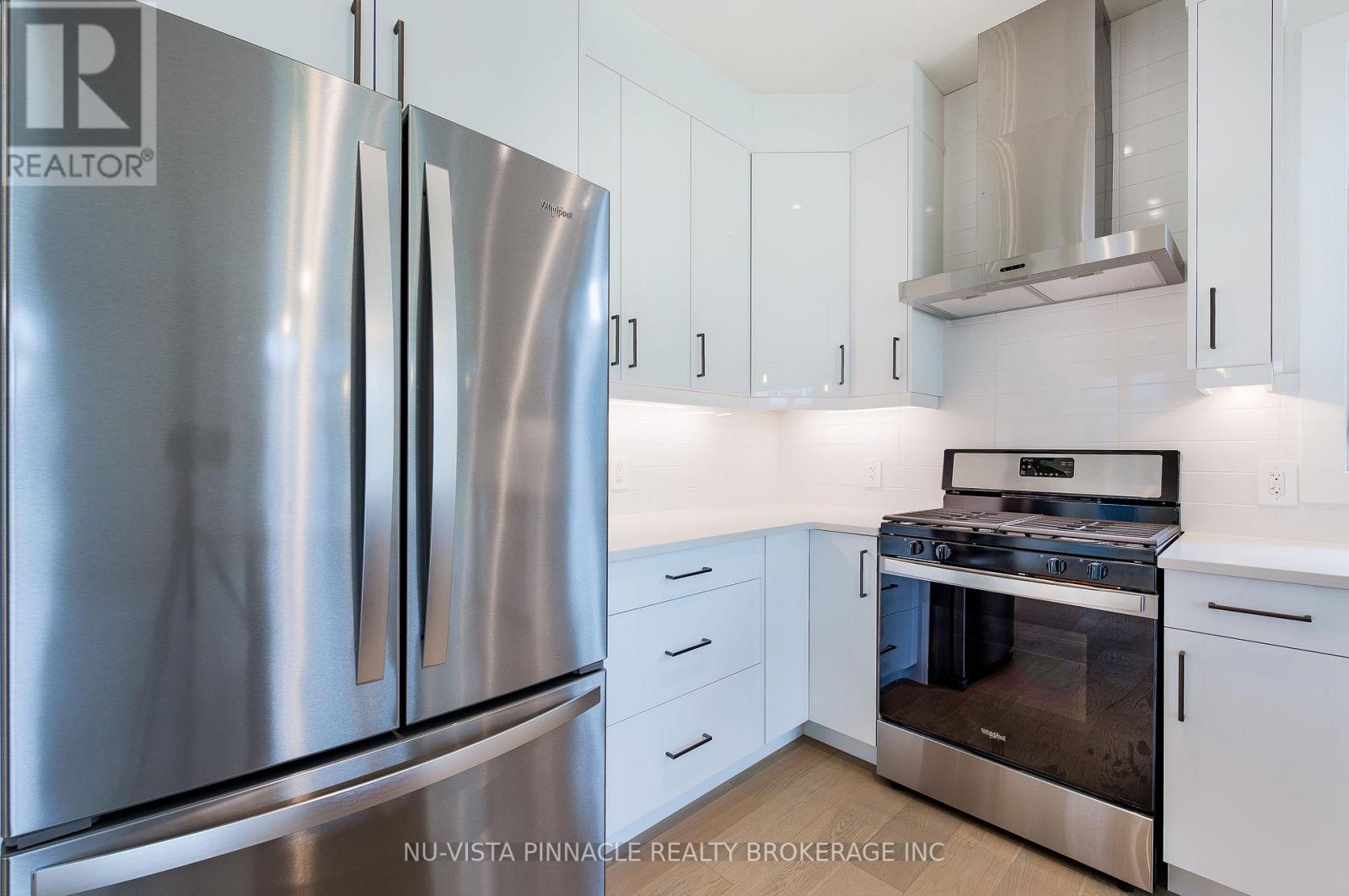 1689 BRAYFORD AVENUE — photo 19