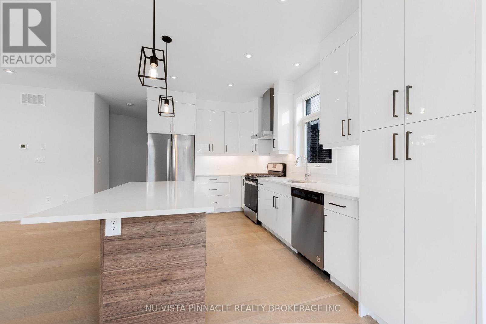 1689 BRAYFORD AVENUE - 22