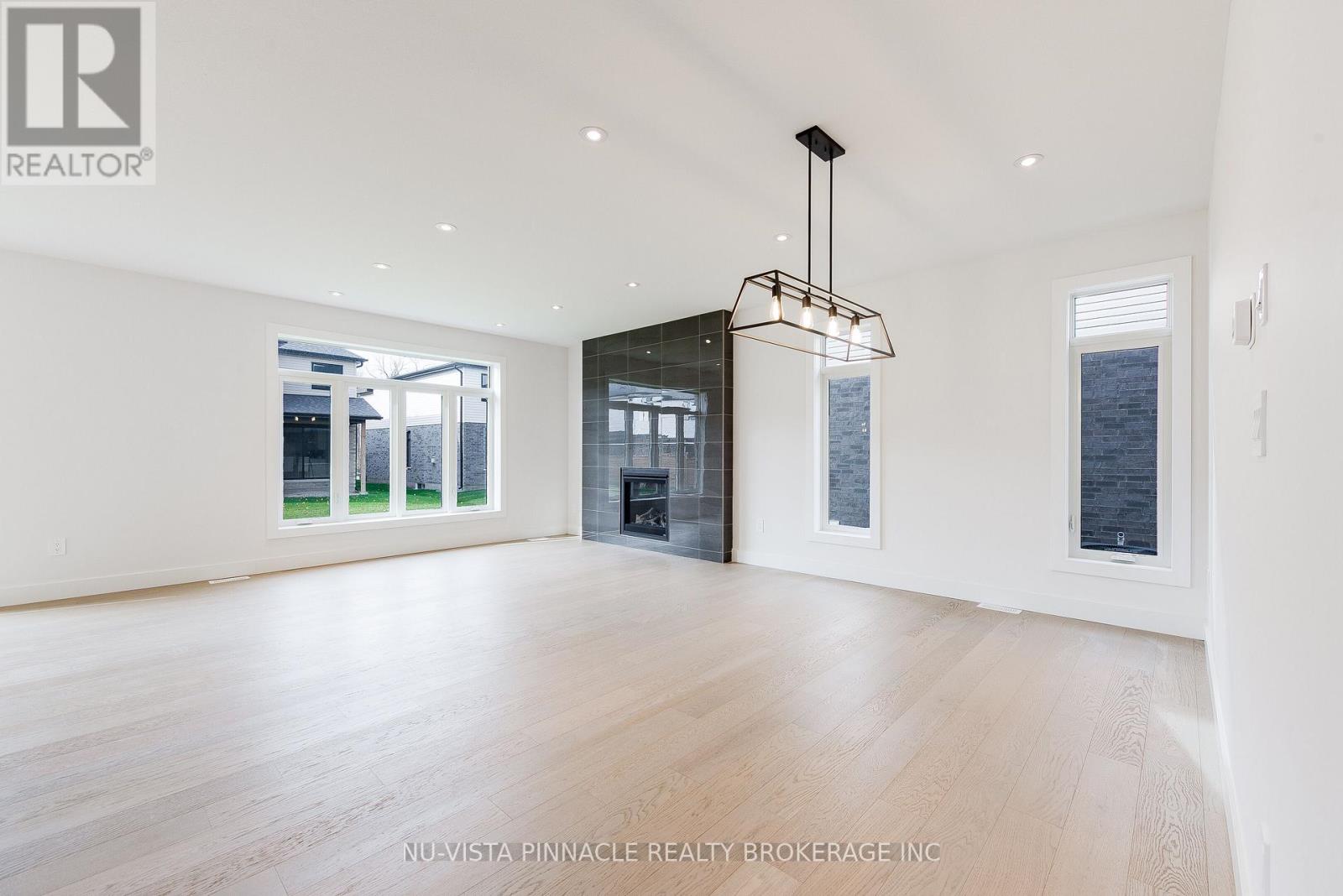 1689 BRAYFORD AVENUE - 29