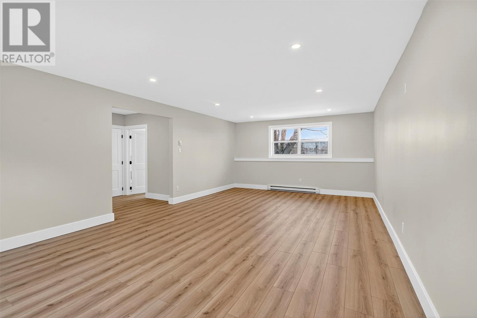 Main Floor Family Room pic #2