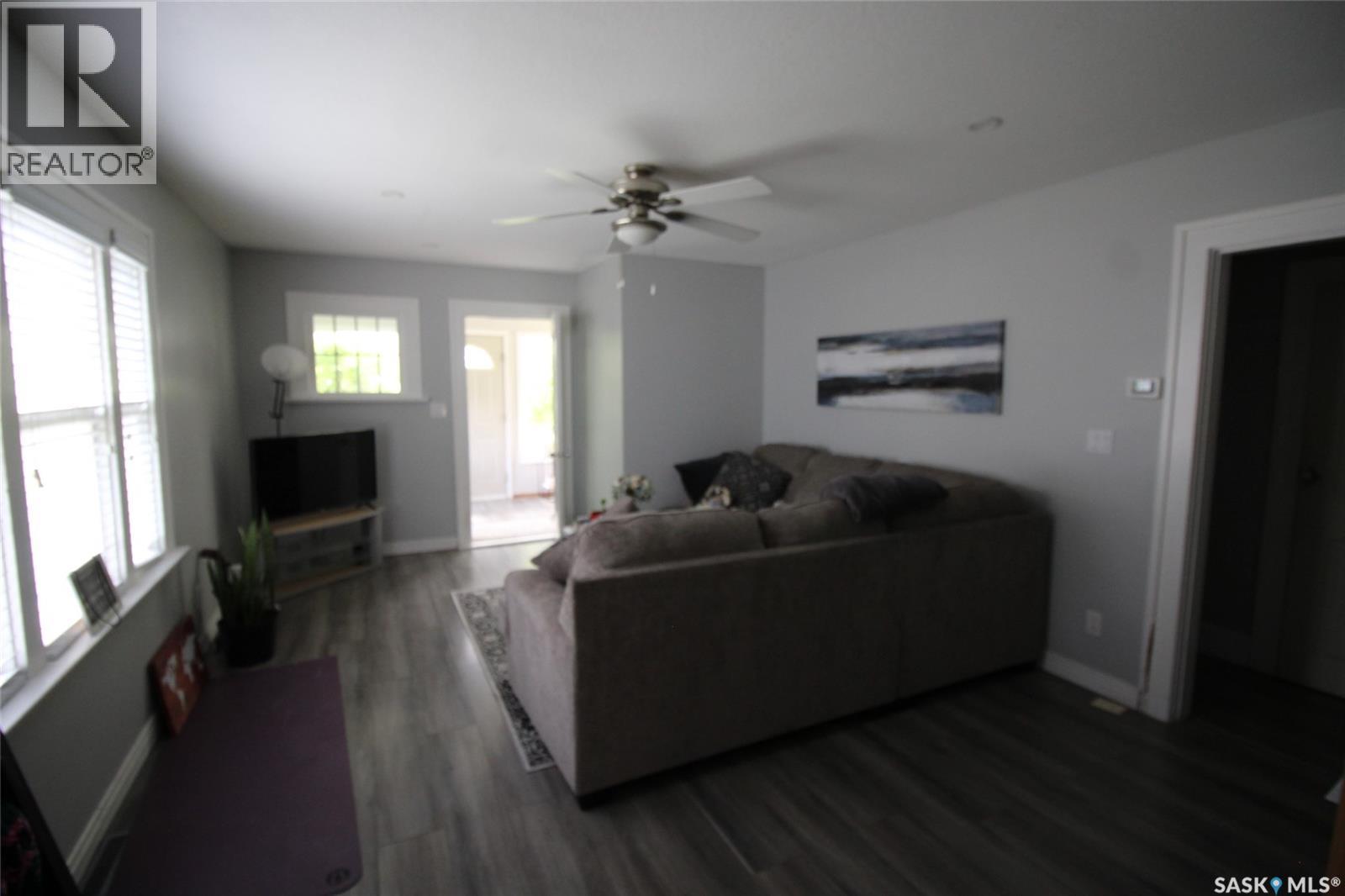 780 1st STREET E - 5