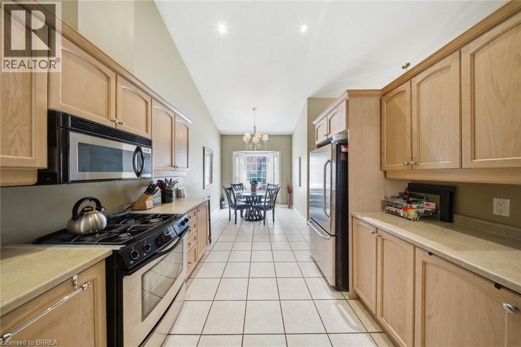 24 HARDY Road Unit# 13, Brantford, Ontario, N3T5K6 — Photo 10