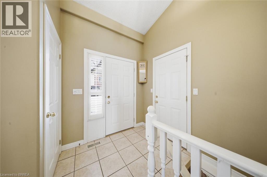 24 HARDY Road Unit# 13, Brantford, Ontario, N3T5K6 — Photo 3