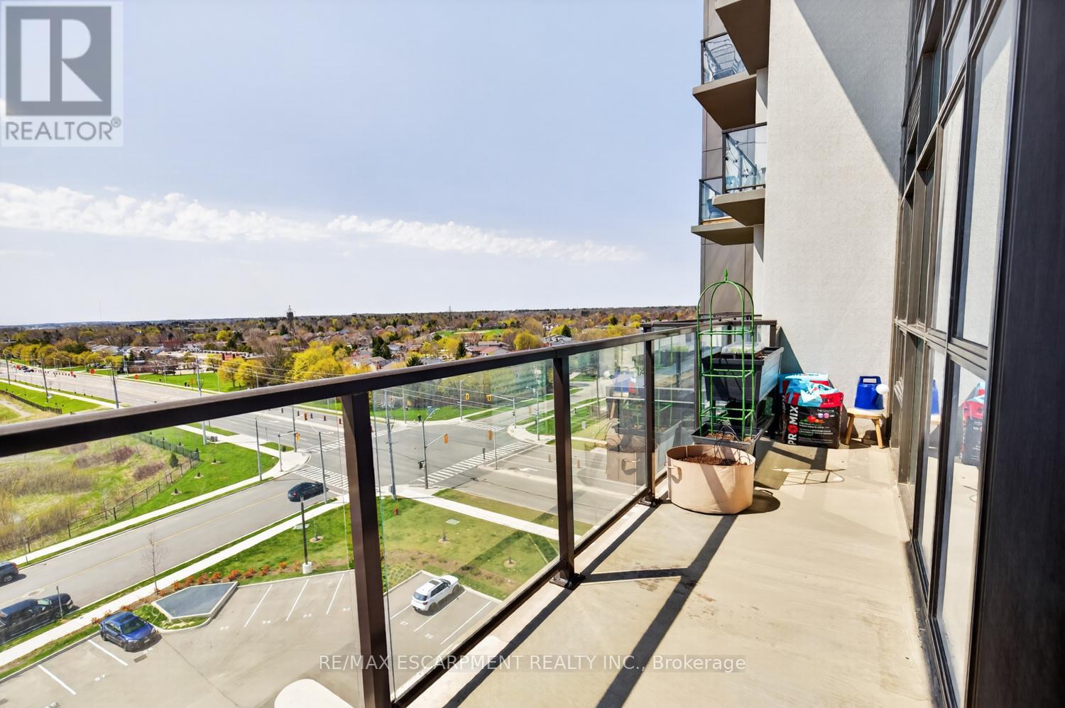 #714 450 DUNDAS STREET E - 23