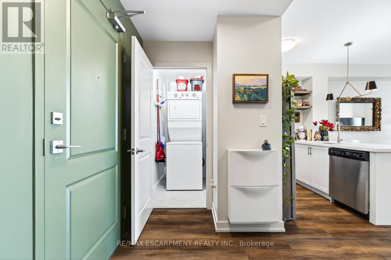 #714 450 DUNDAS STREET E - 30