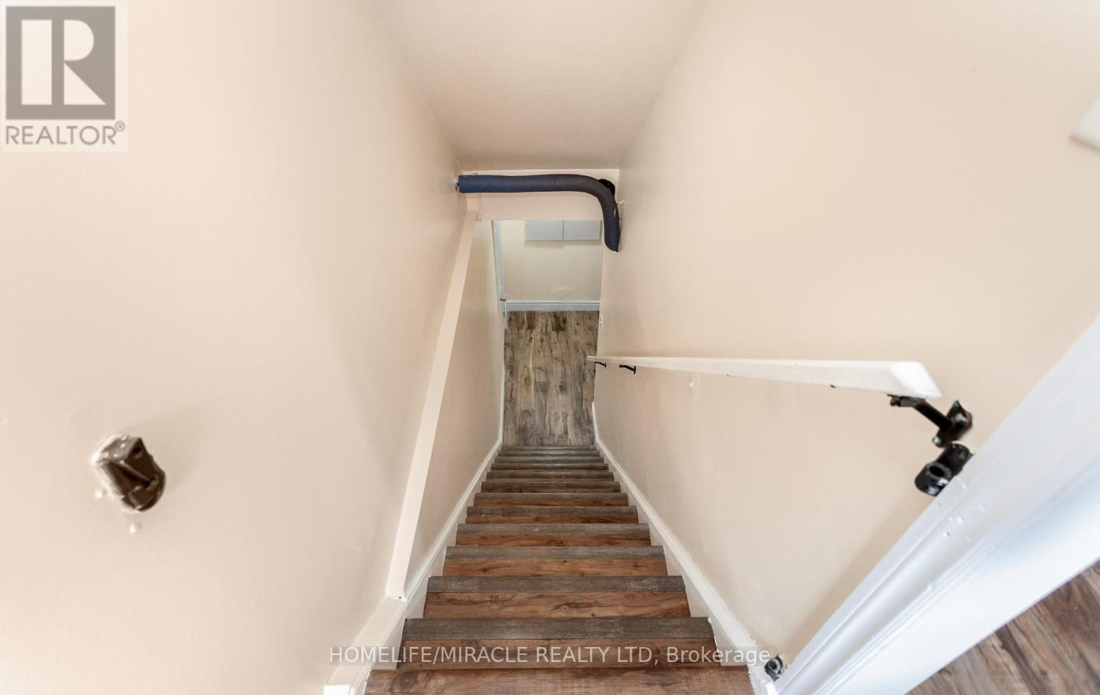 A - 501 GLENELM CRESCENT — photo 27