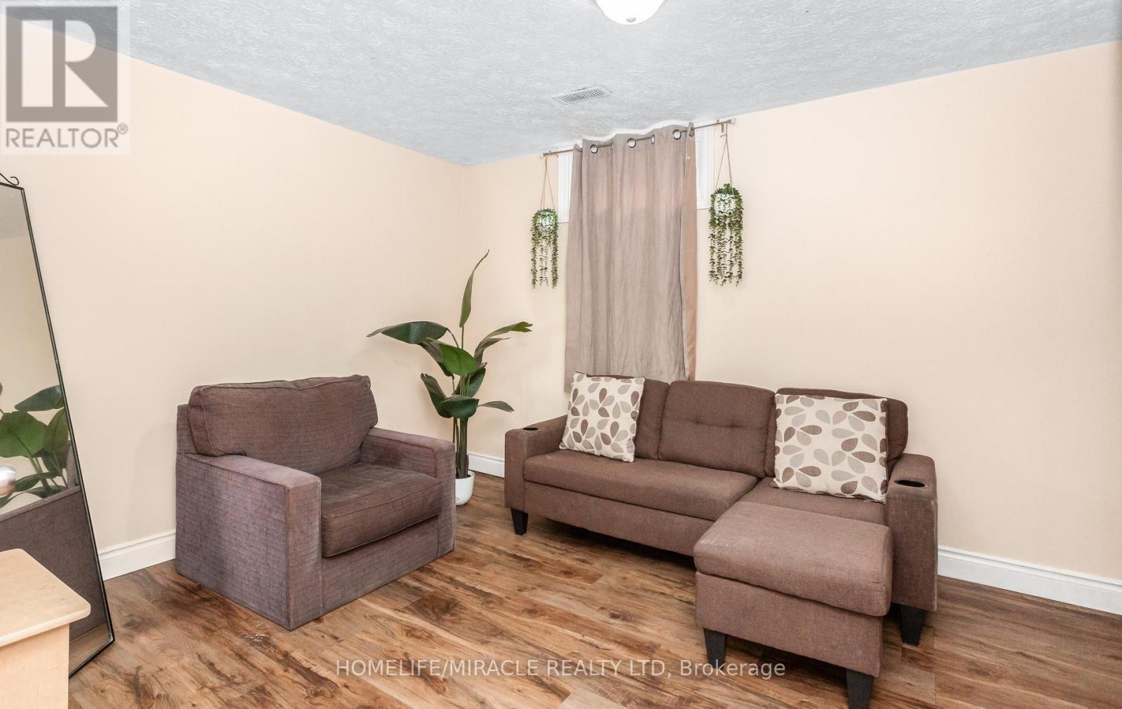 A - 501 GLENELM CRESCENT — photo 40