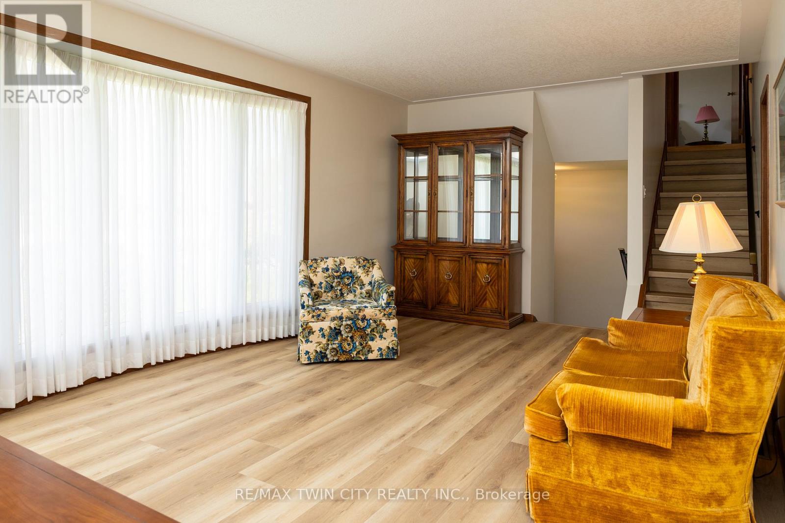 638 OAK PARK ROAD - 23