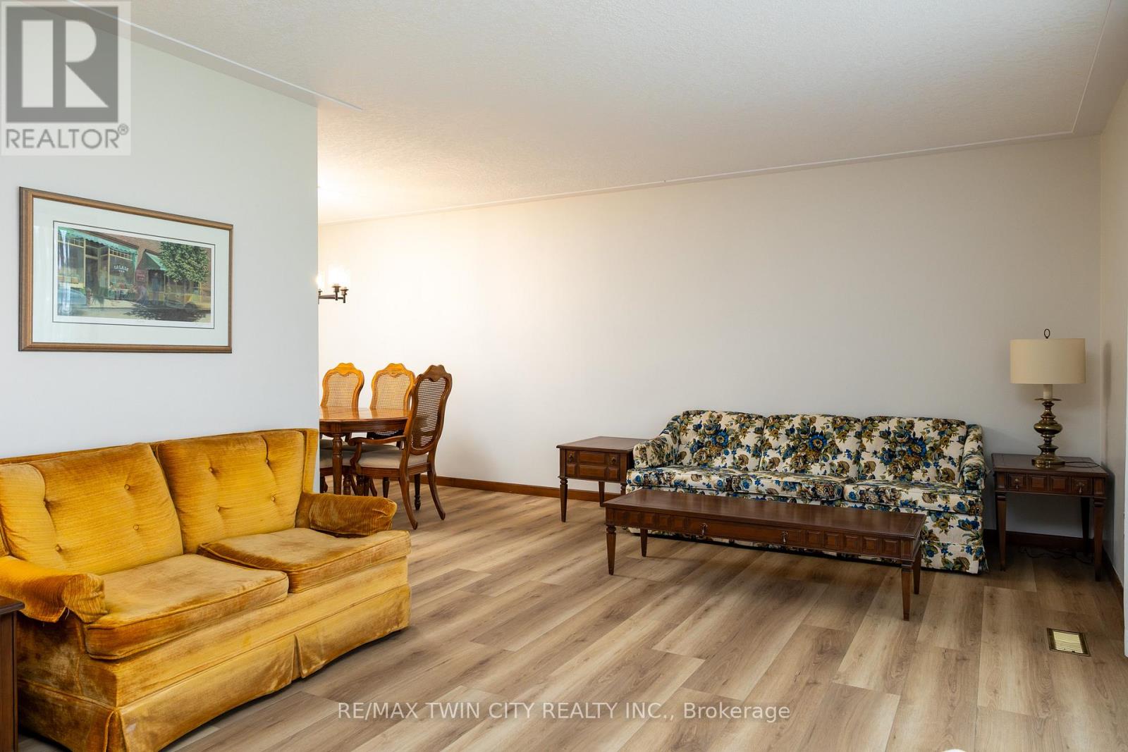 638 OAK PARK ROAD - 24