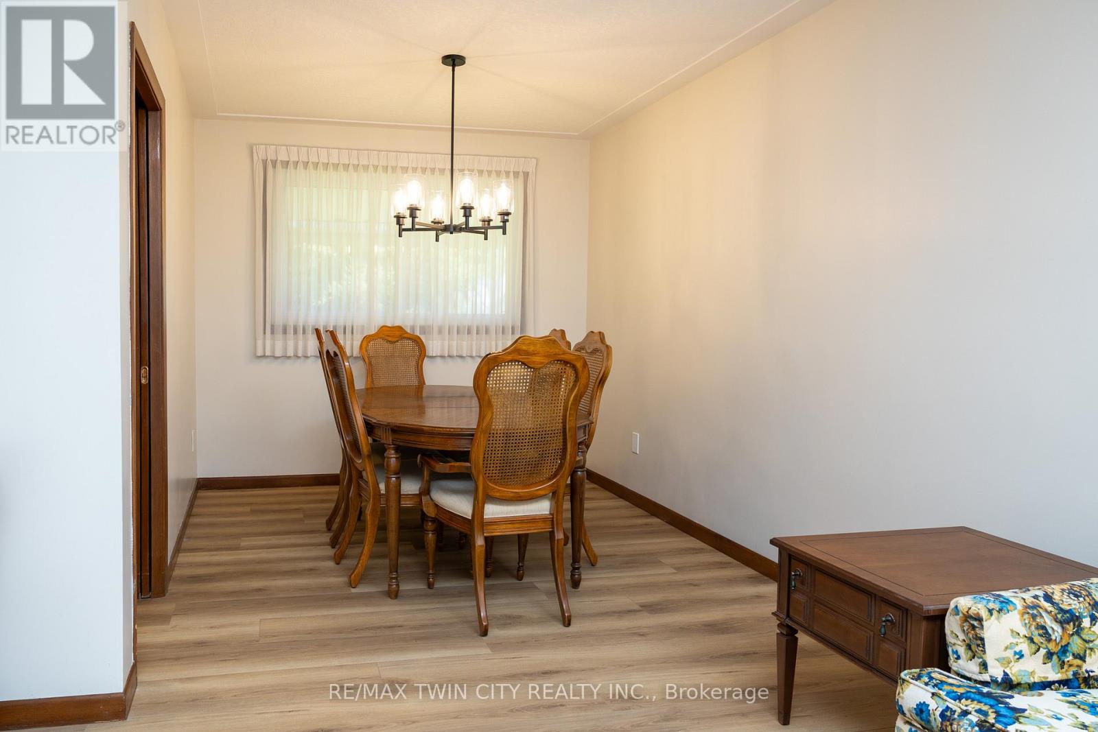 638 OAK PARK ROAD - 25