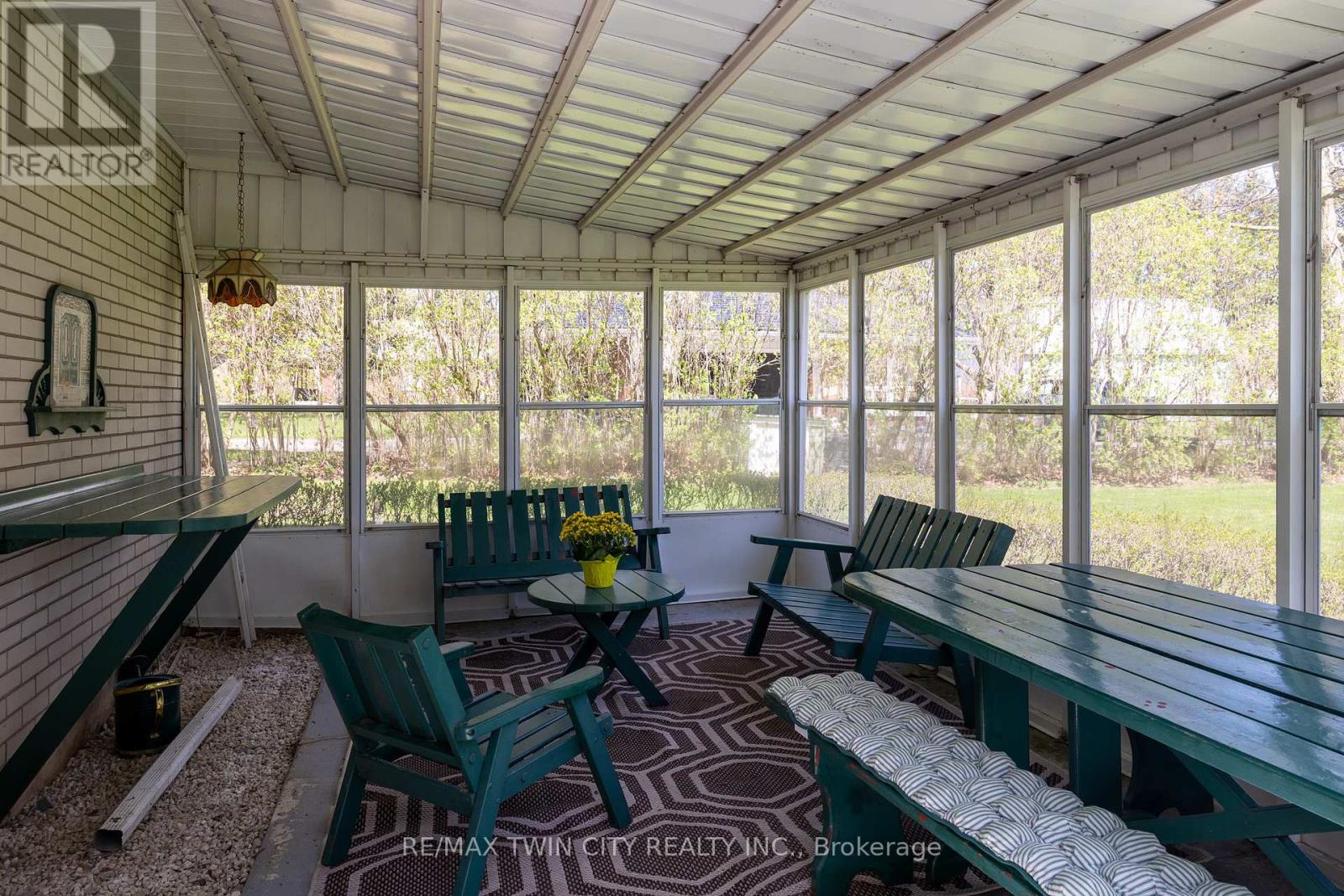 638 OAK PARK ROAD - 32