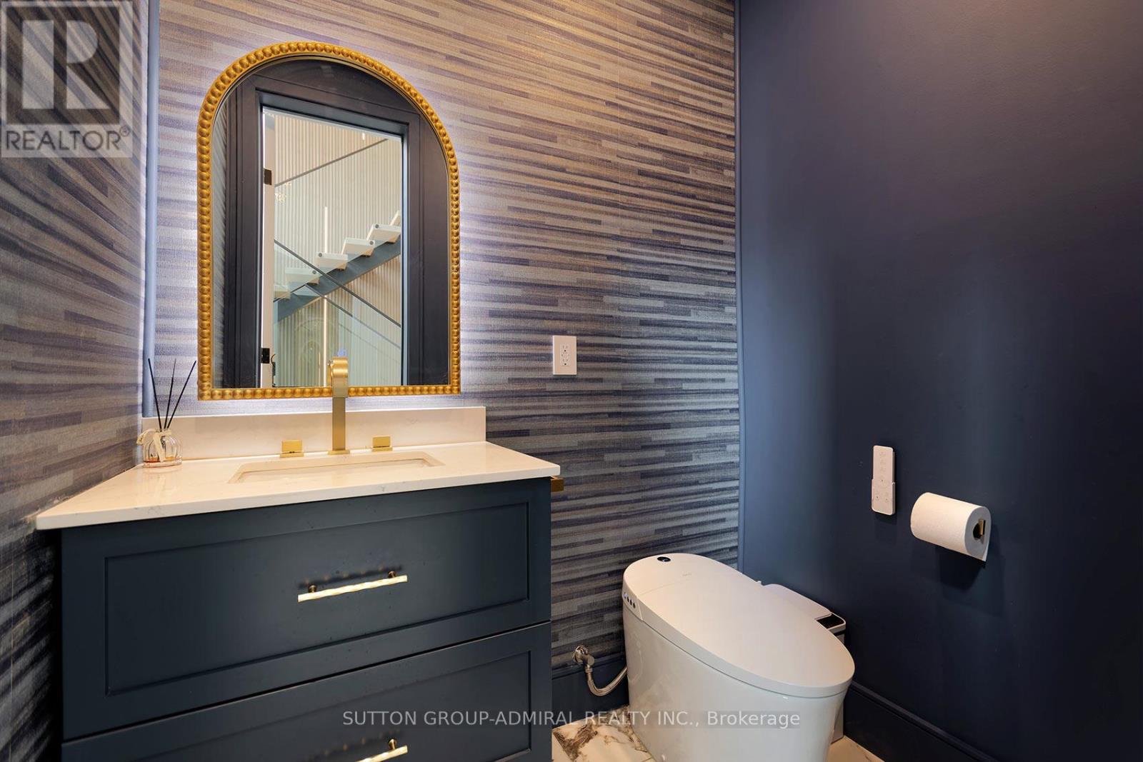 582 GORHAM STREET — photo 21