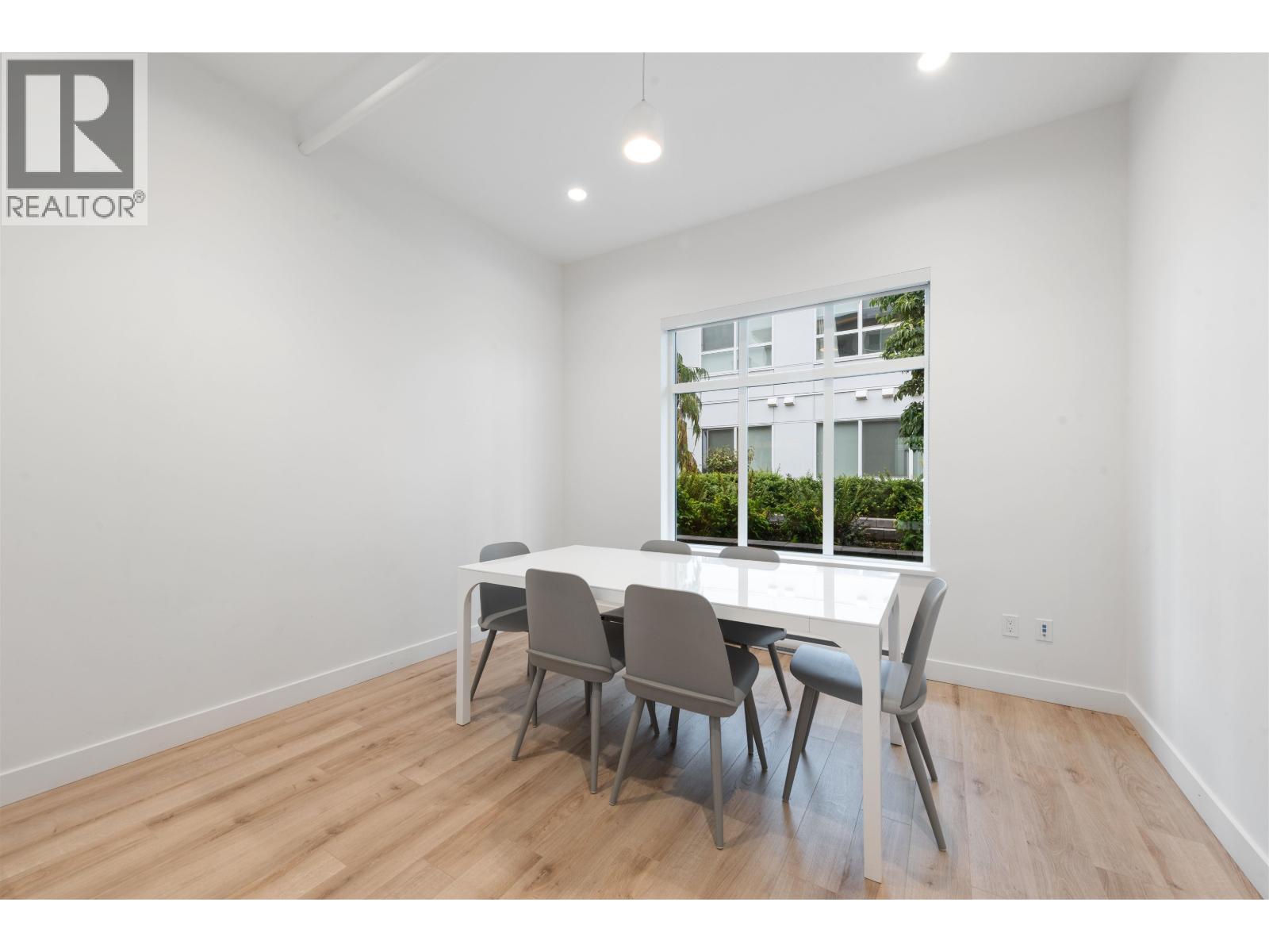 #227-1792 STARLING Drive, Delta