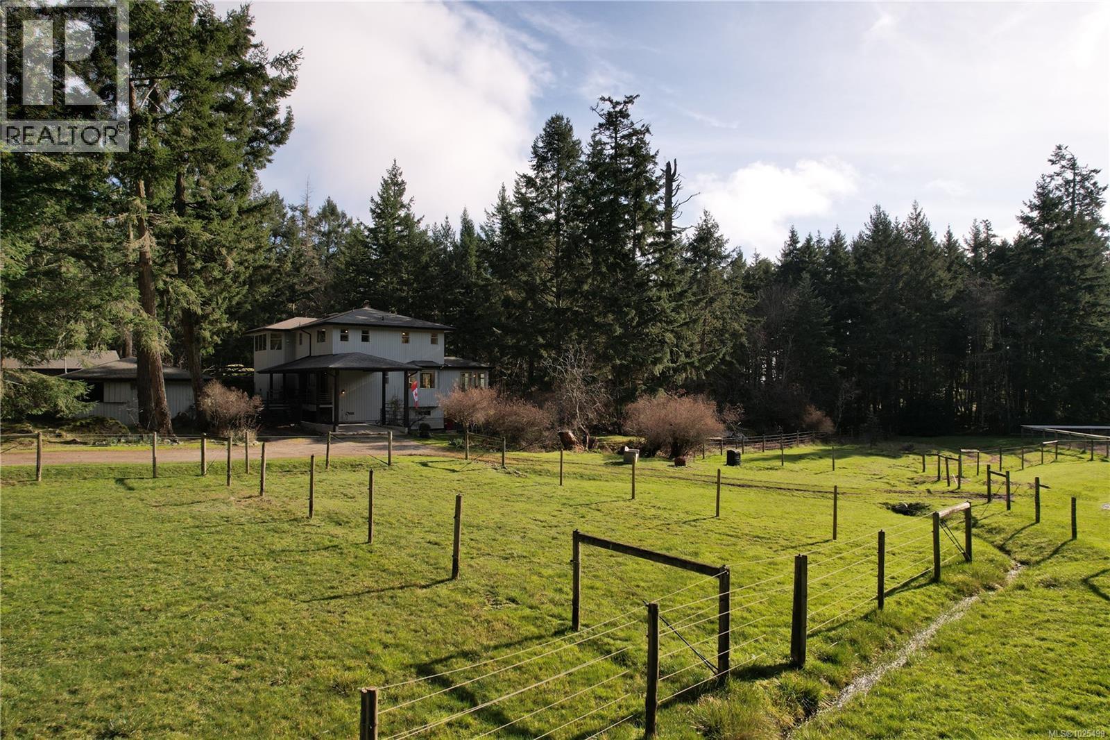 137 Forest Ridge Rd, Salt Spring