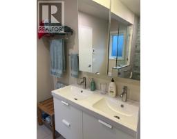5702 Medusa Street, Sechelt, BC V0N3A0 Photo 16
