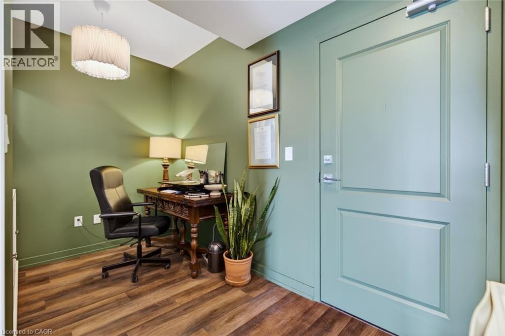 #714 450 DUNDAS Street E - 6