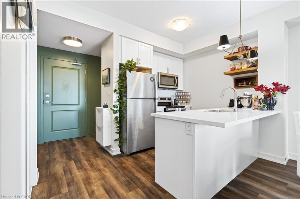 #714 450 DUNDAS Street E - 10