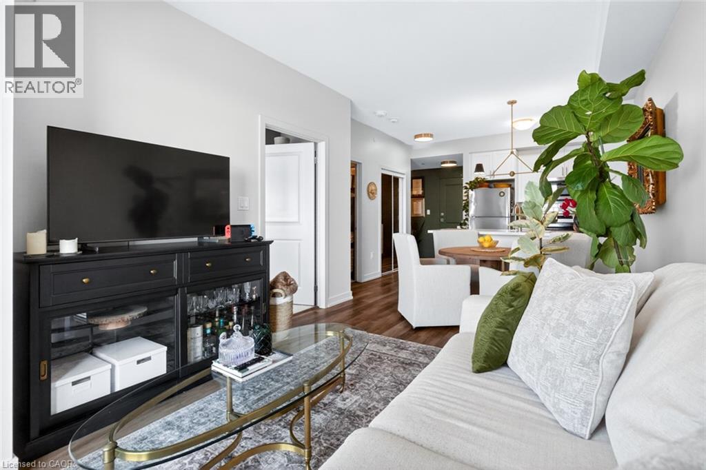 #714 450 DUNDAS Street E - 18