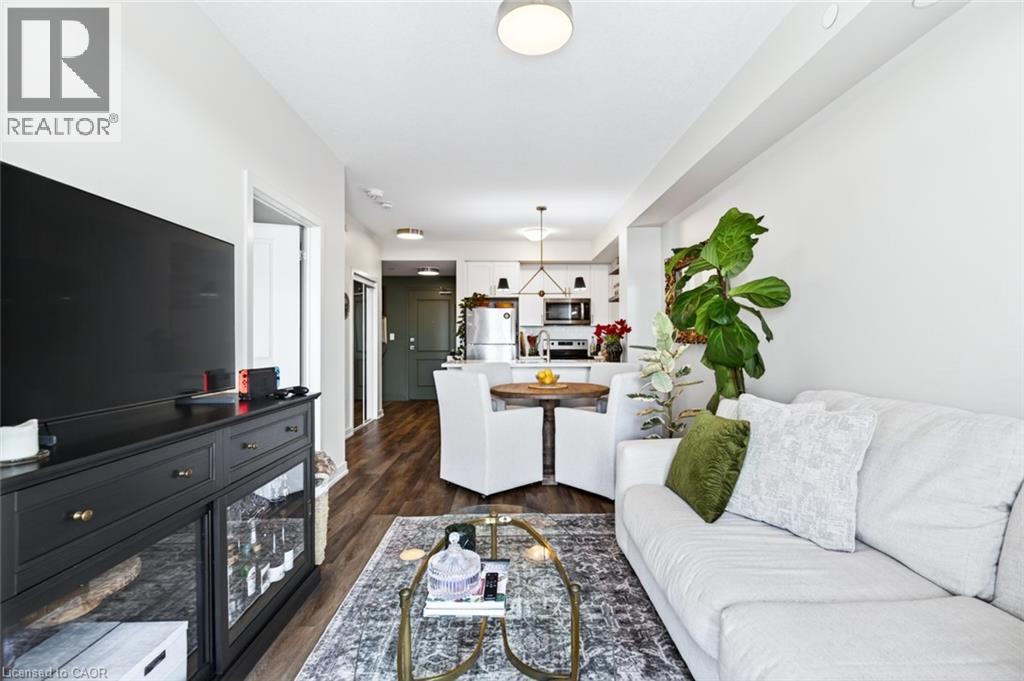 #714 450 DUNDAS Street E - 17