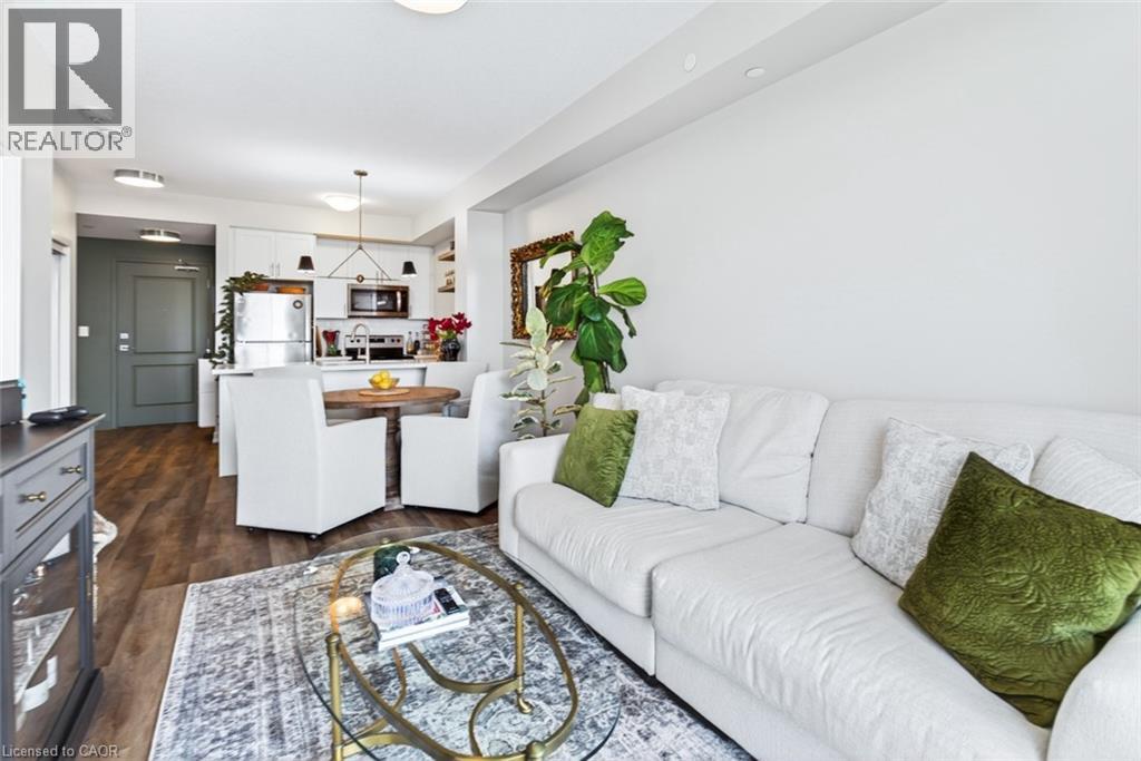 #714 450 DUNDAS Street E - 16