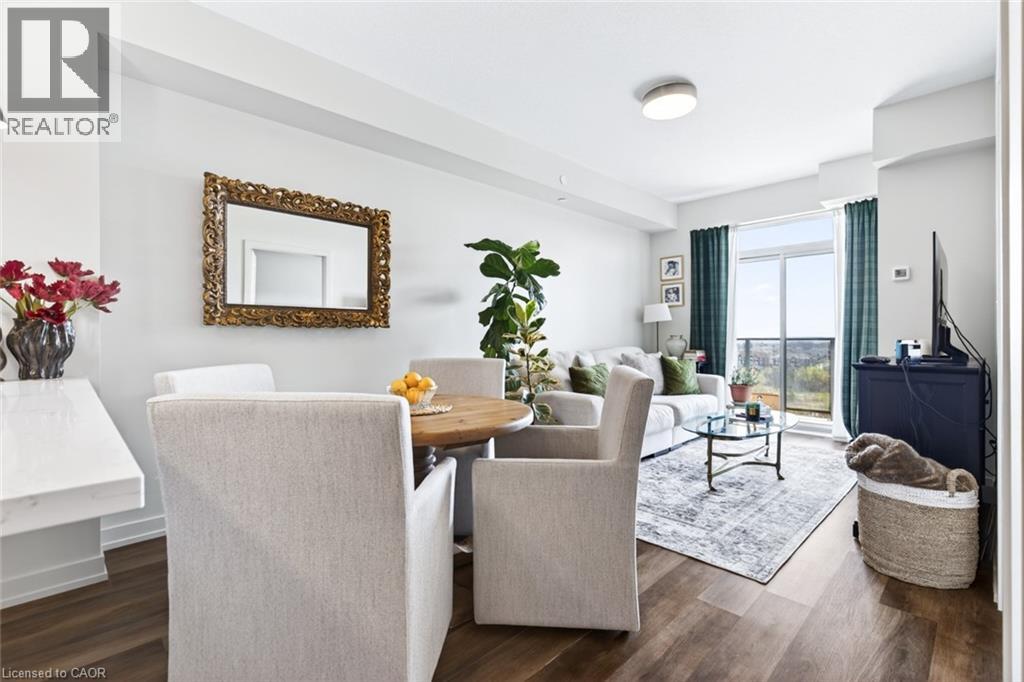 #714 450 DUNDAS Street E - 19