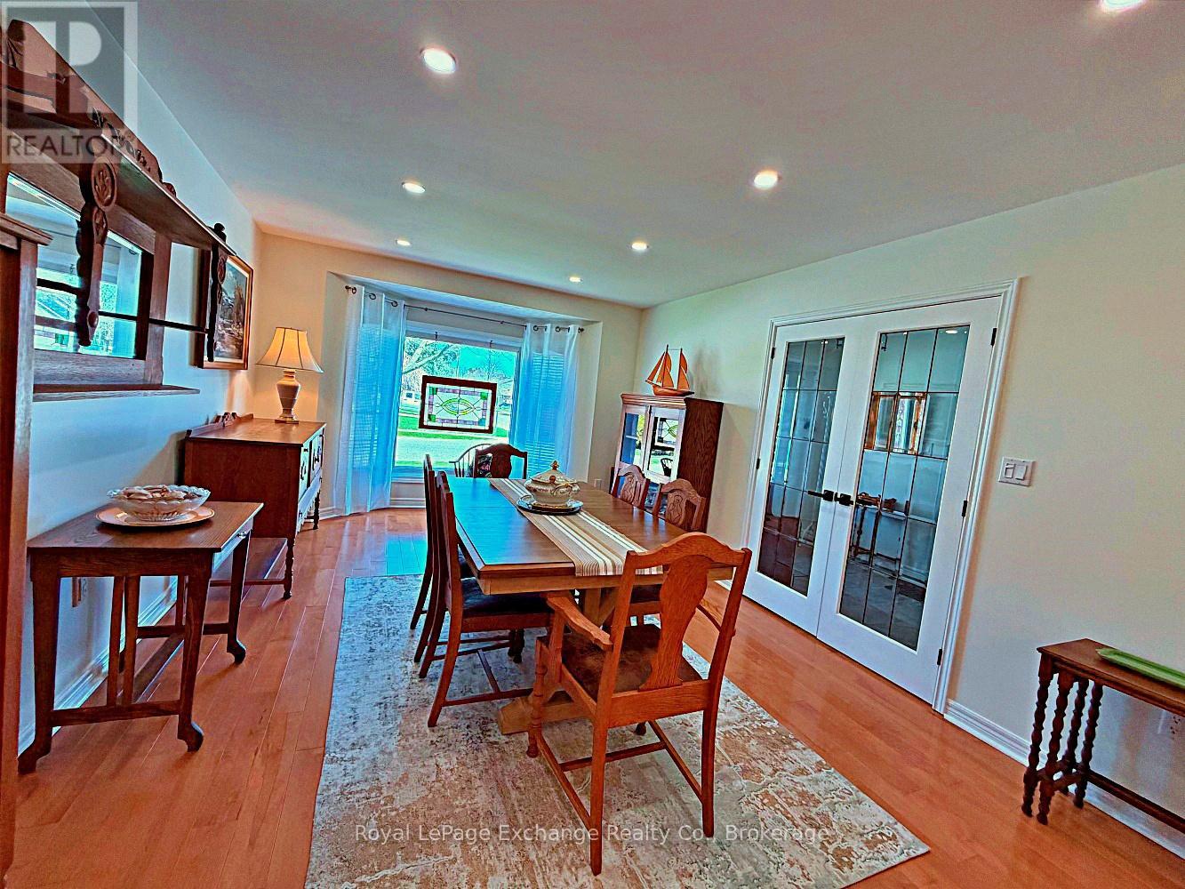 524 LYNDEN CRESCENT