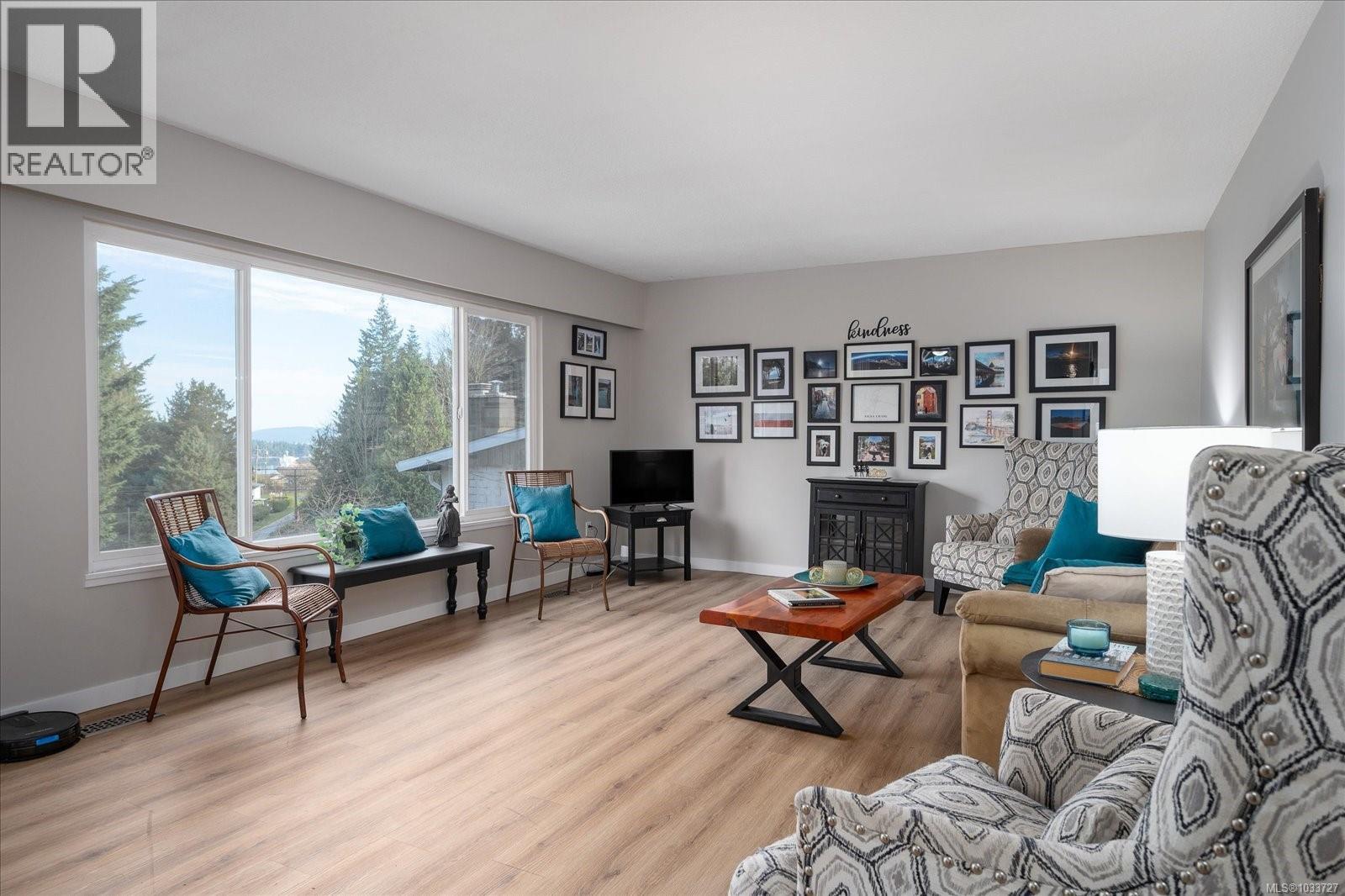 125 Arbutus Cres - Image 2