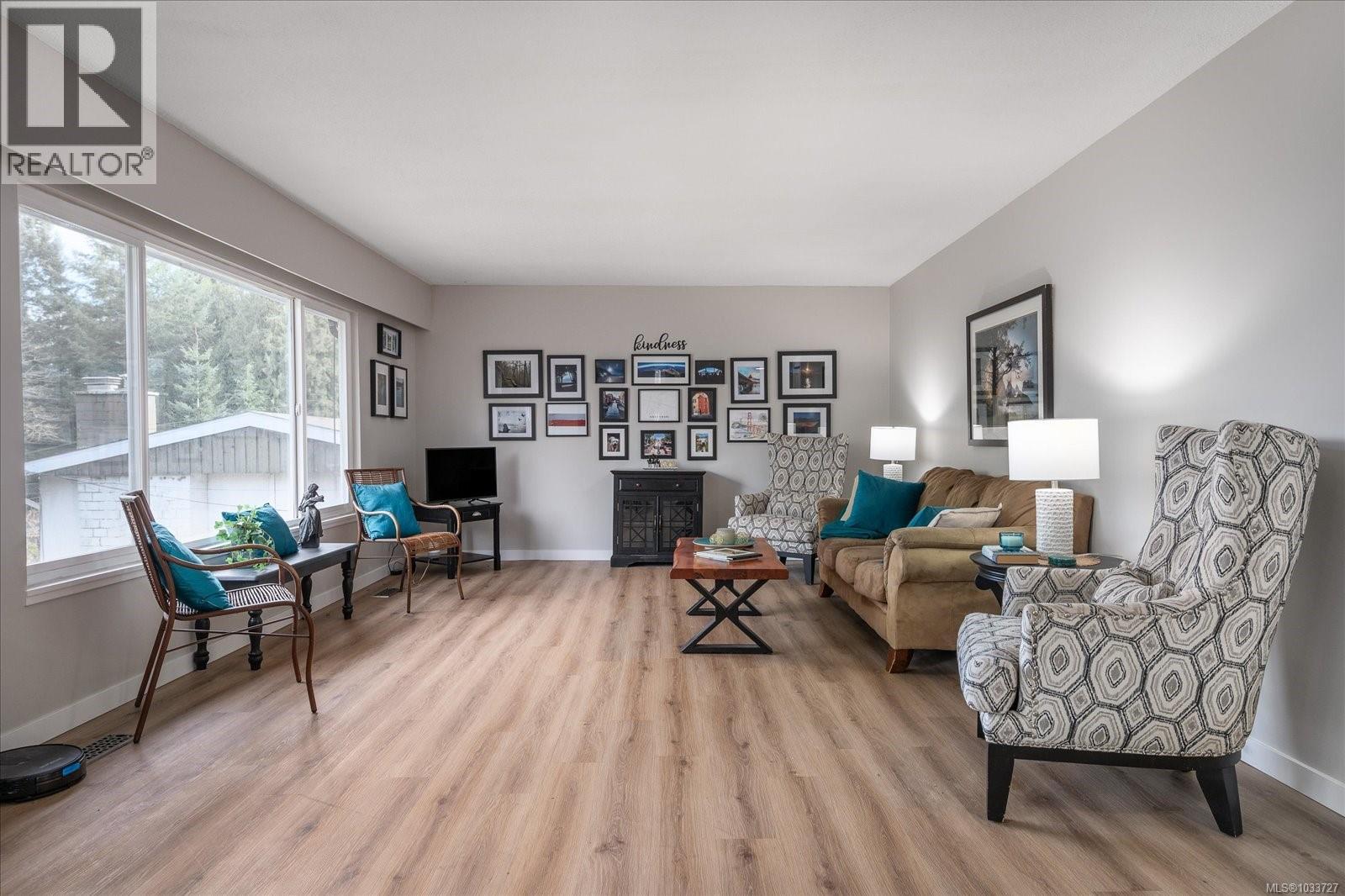 125 Arbutus Cres - Image 3