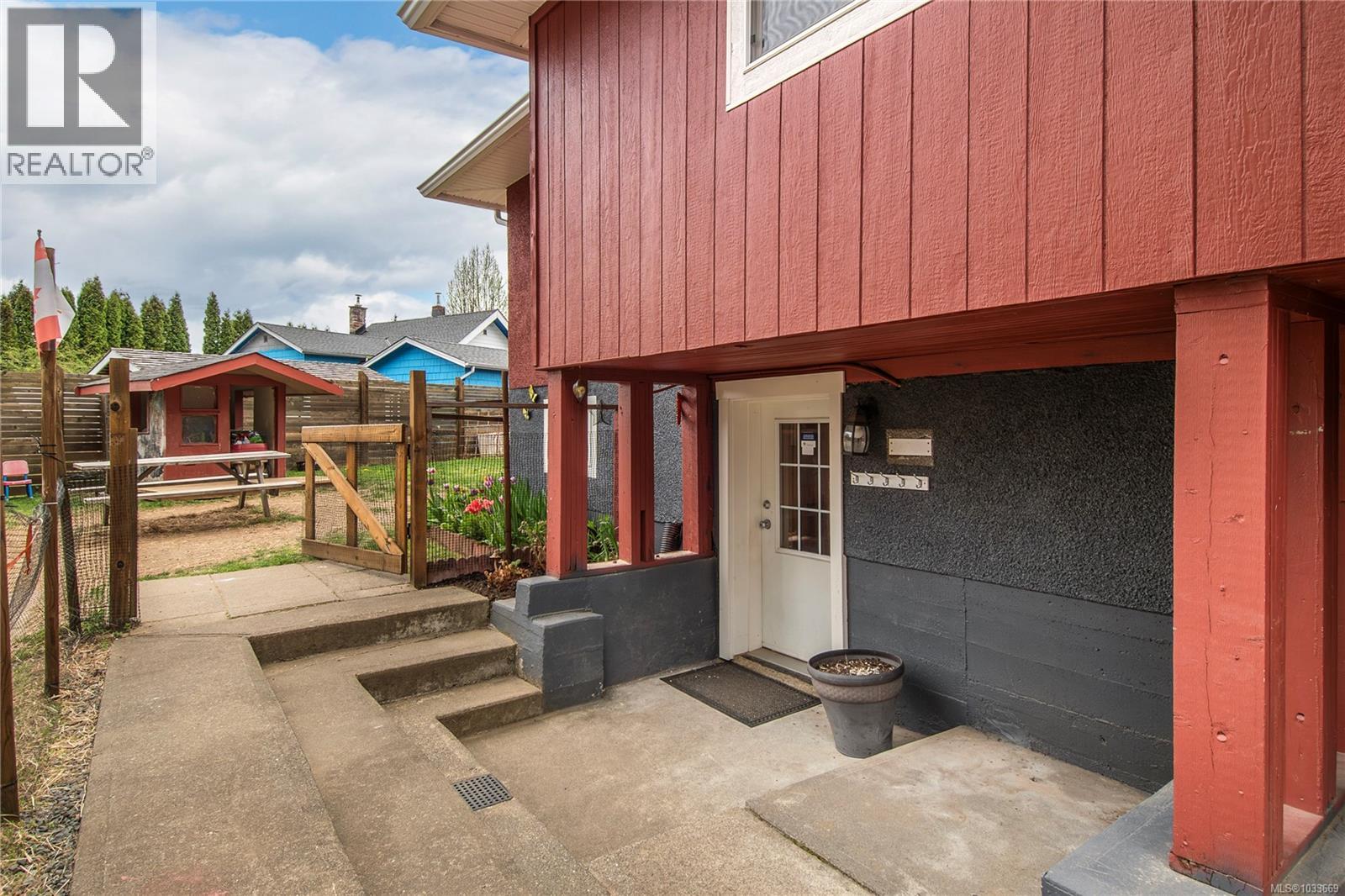 3402 Bevan Rd, Cumberland