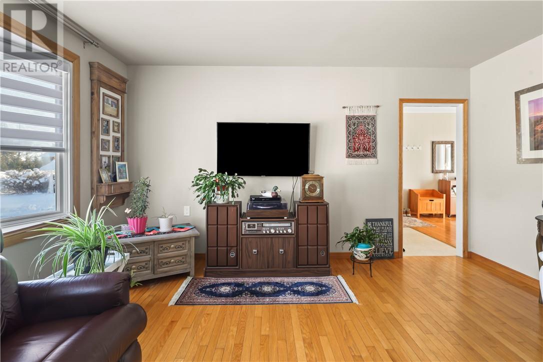 53 WALCOT Street, Little Current, Ontario, P0P1K0 — Photo 12