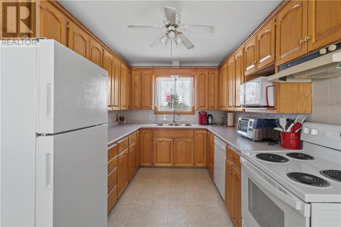 53 WALCOT Street, Little Current, Ontario, P0P1K0 — Photo 13