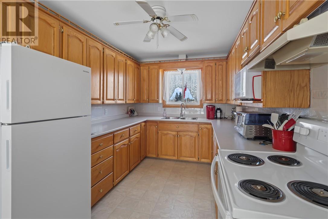53 WALCOT Street, Little Current, Ontario, P0P1K0 — Photo 14