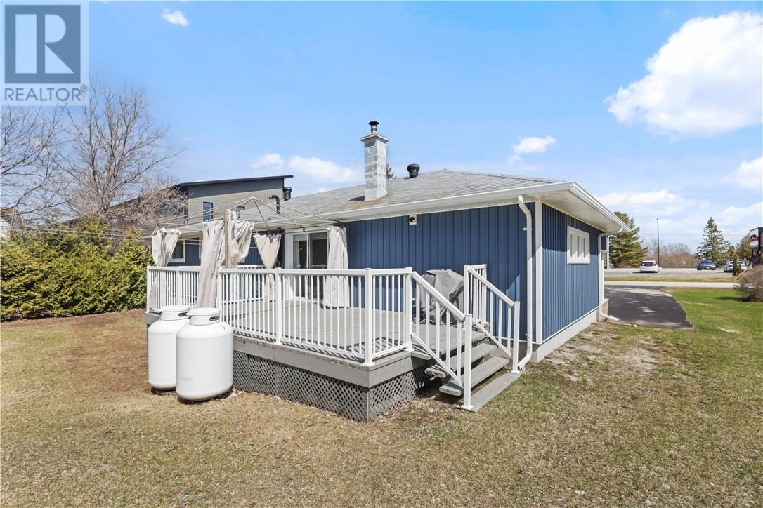53 WALCOT Street, Little Current, Ontario, P0P1K0 — Photo 4