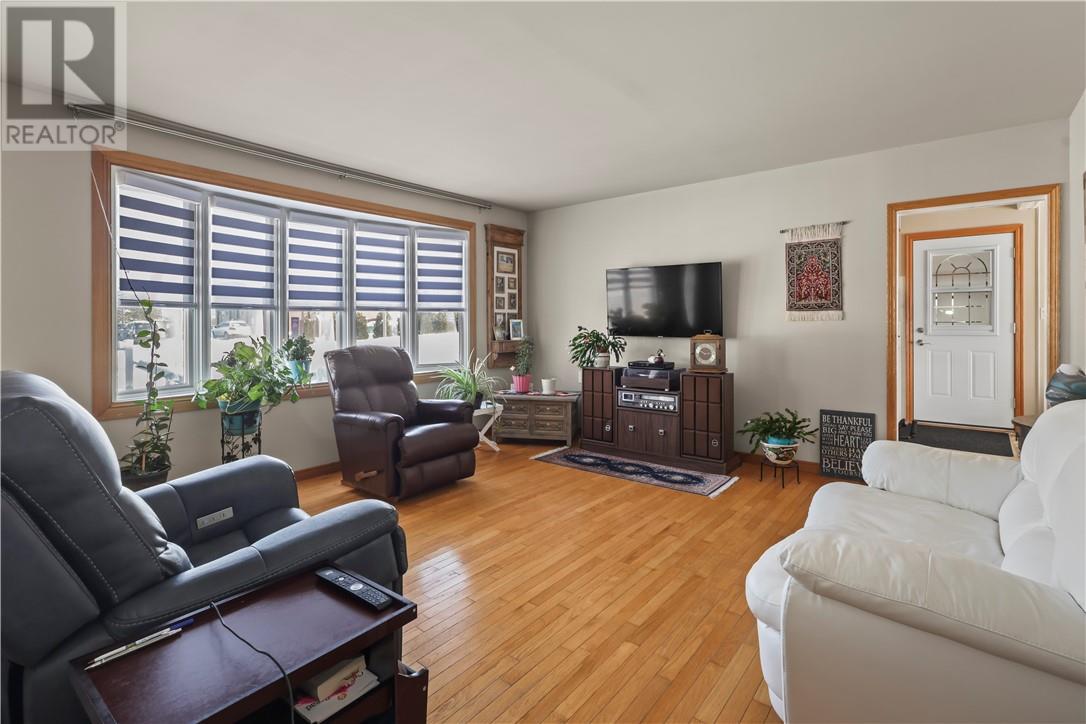 53 WALCOT Street, Little Current, Ontario, P0P1K0 — Photo 9