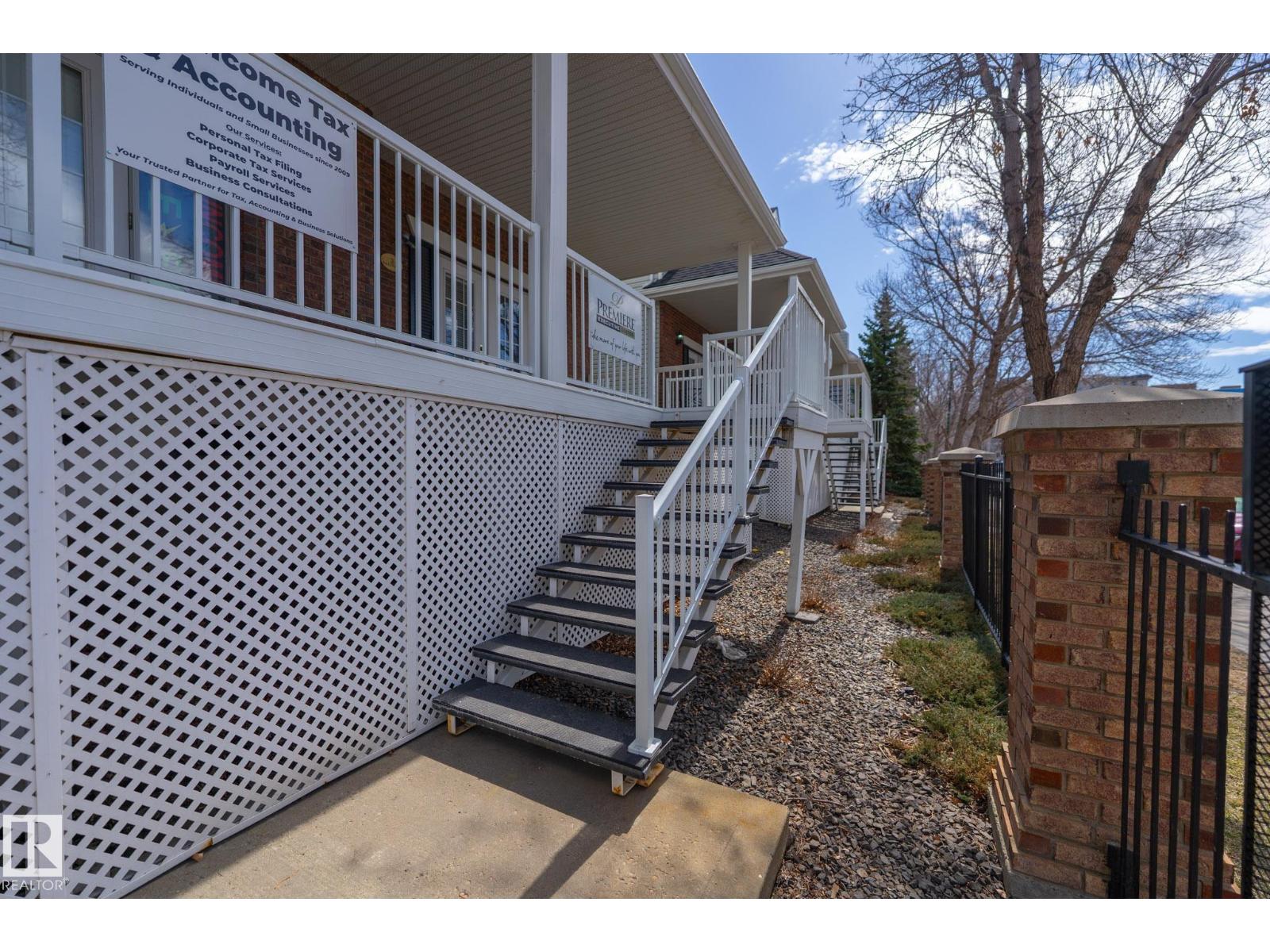 #3 10235 111 ST NW - 16