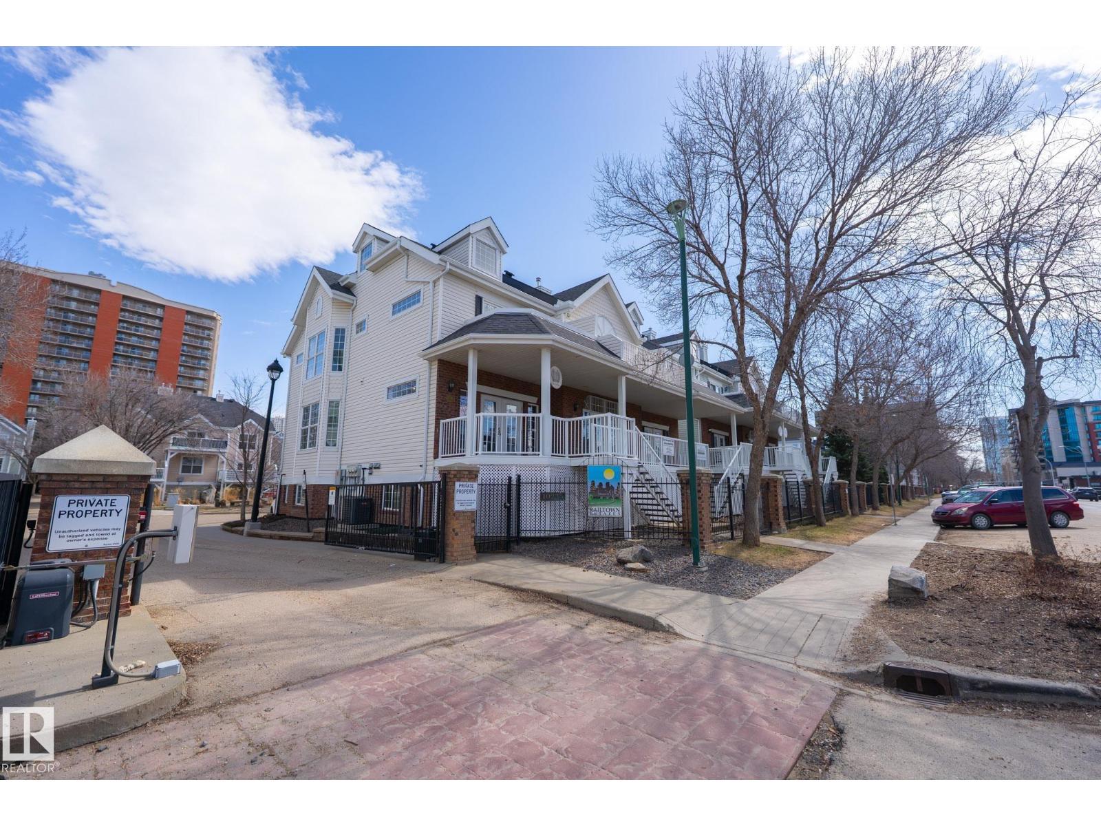#3 10235 111 ST NW - 18