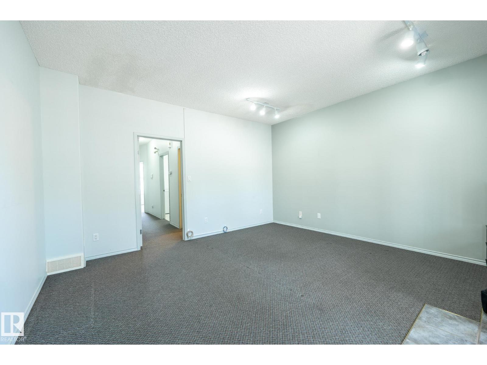 #3 10235 111 ST NW, Edmonton