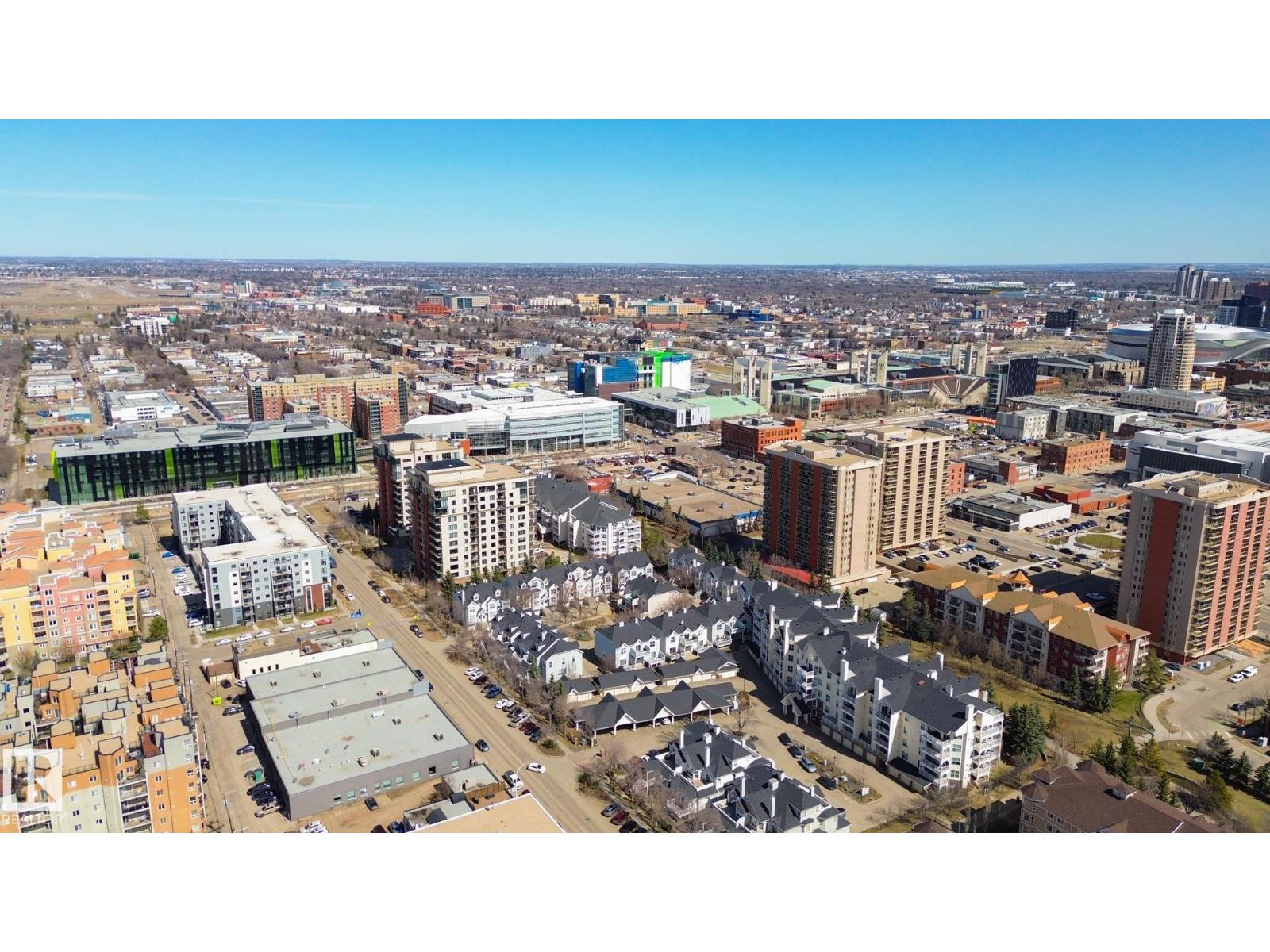 #3 10235 111 ST NW - 22