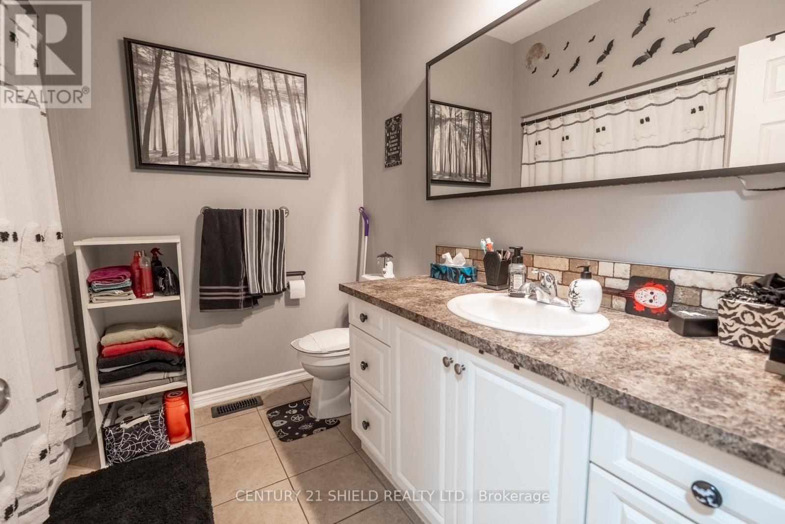 1520 GERALD STREET - 25