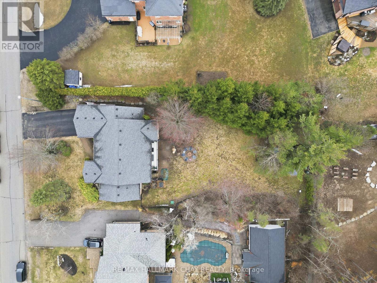 3 FOREST HILL DRIVE - 33