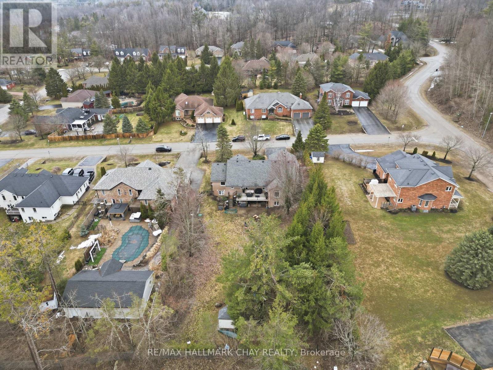 3 FOREST HILL DRIVE - 32