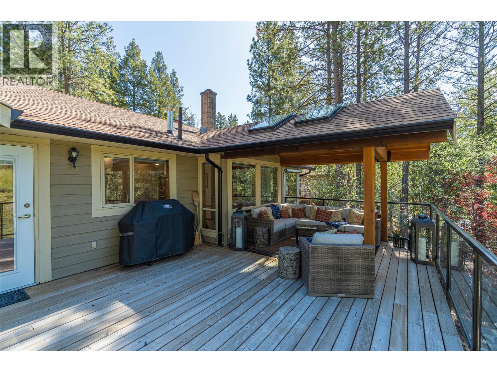 6828 Barnhartvale Road - 16