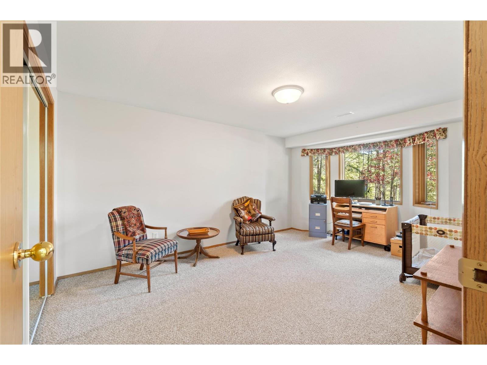 6828 Barnhartvale Road - 29