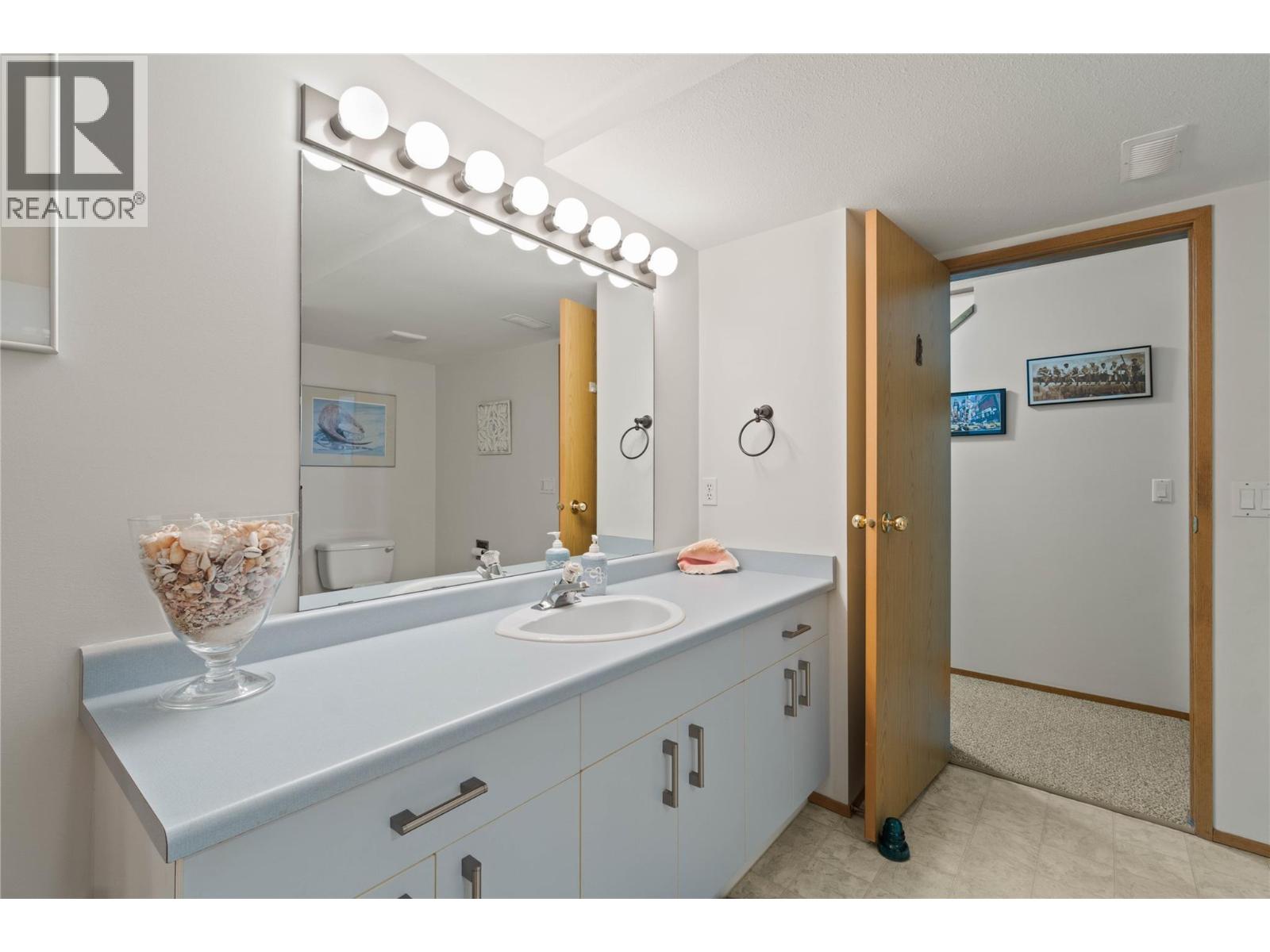 6828 Barnhartvale Road - 30