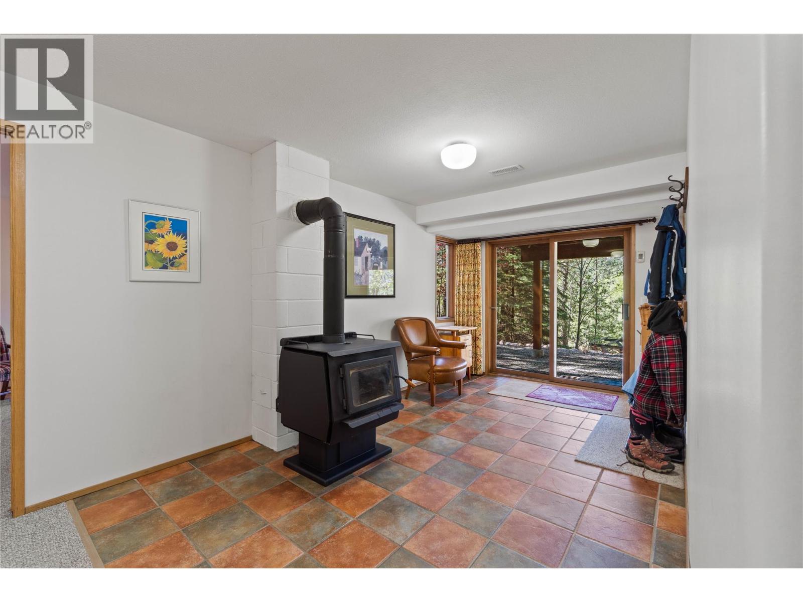 6828 Barnhartvale Road - 37