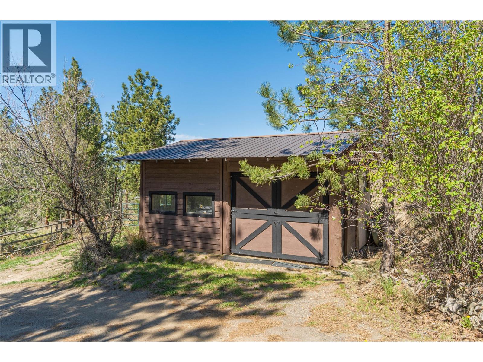 6828 Barnhartvale Road - 70