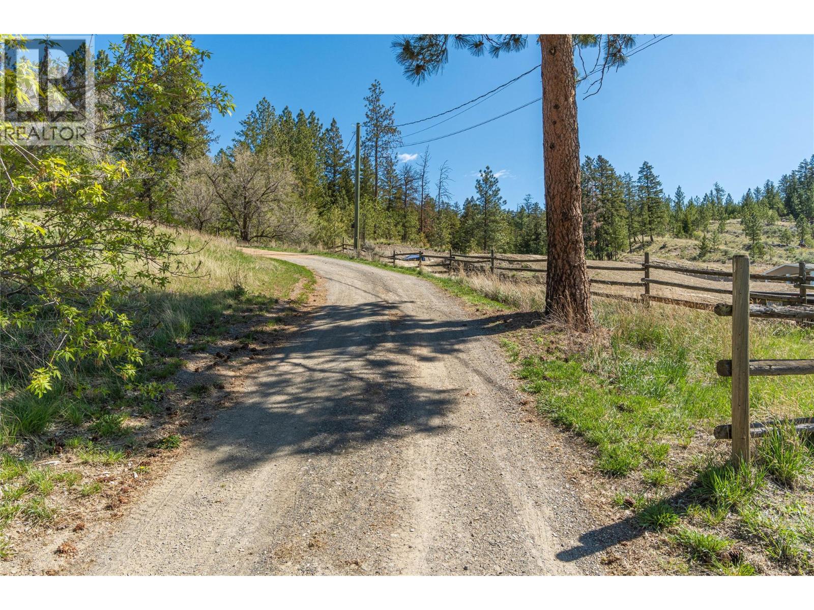 6828 Barnhartvale Road - 73