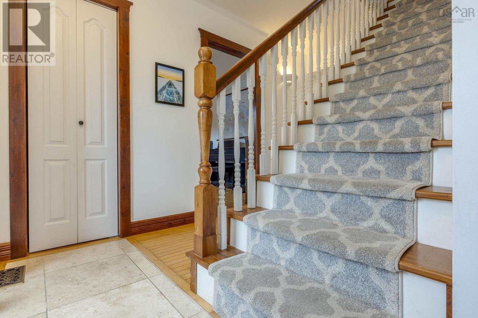 29 Robie Avenue - 6